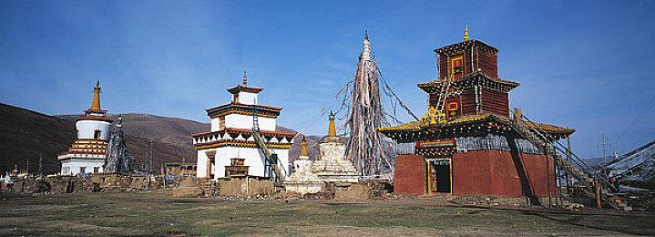 《八方旅人2》PS5  VS  Switch画质对比